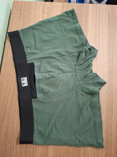 Cueca com bolso frontal verde