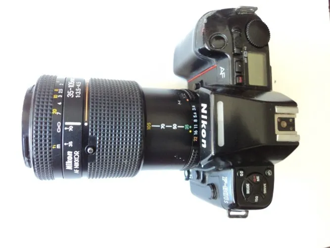 Nikon AF F-801-s +Objetiva AF-Nikkor 35-105 mm,1:35-4.5(Colecionador ou retirada de peças)