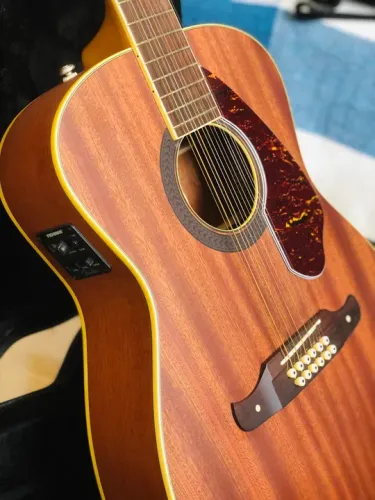 Violão acústico Fender Tim Armstrong Hellcat-12 