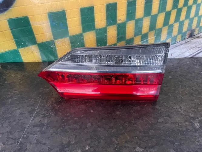 Lanterna traseira direita tampa de mala corolla xei led 2015 a 2019