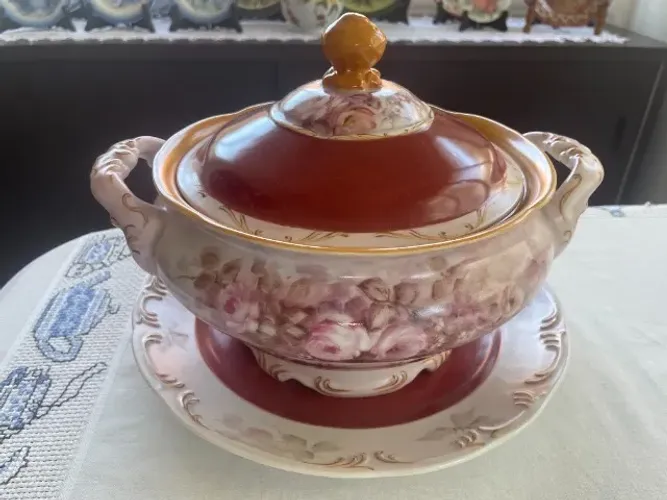 Sopeira de porcelana pintada à mão, antiguidade