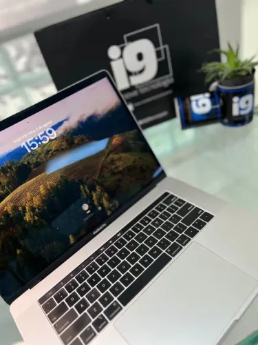 Macbook Pro 2019 Intel core i7 2.6GHz 16GB 256GB ssd (Seminovo)