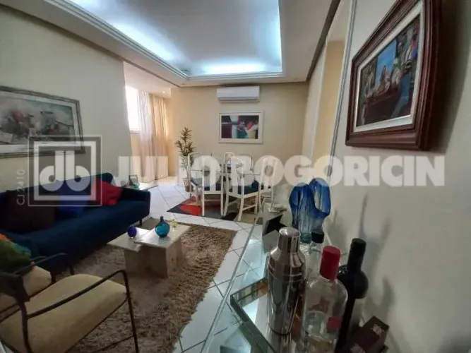 CATETE - REFORMADÍSSIMO - 71m² - ÓTIMA PLANTA - METRÔ - 2 QUARTOS (1 SUÍTE) - ARMÁRIOS - 3