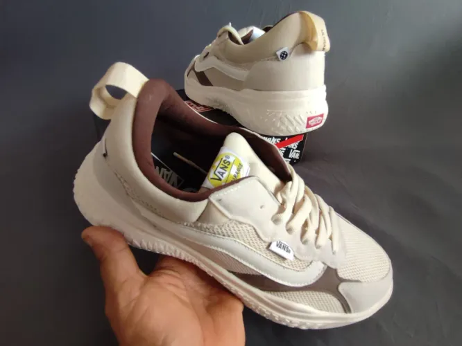 Tênis Vans UltraRange EXO - Bege