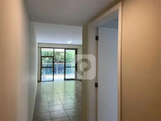 Apartamento à venda com 2 dormitórios na Urca
