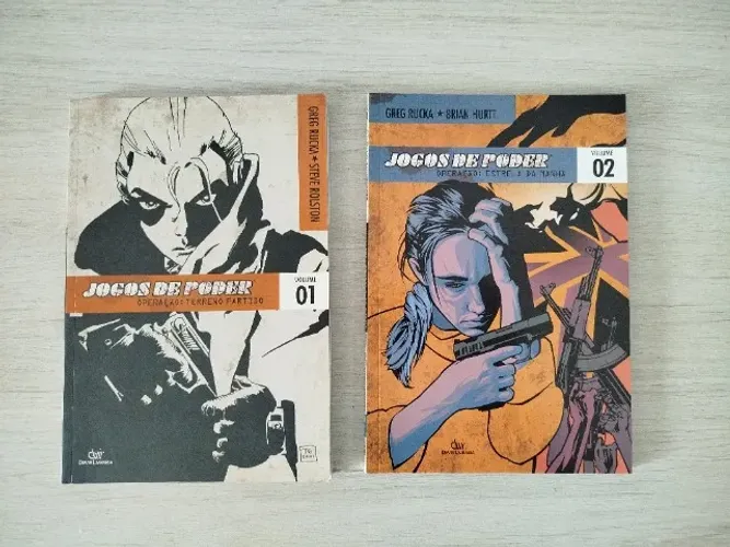 HQ Quadrinhos Jogos de Poder (completo em 2 volumes)