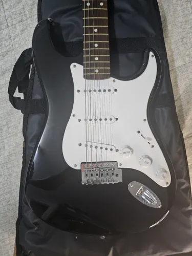 Guitarra Squier Bullet Strat by Fender - 20th Anniversary - 2002