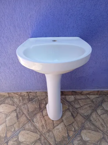 Conjunto lavatório e coluna