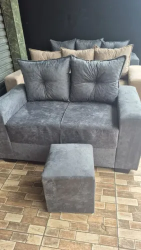Sofá 2 Lugares Cinza com Puff