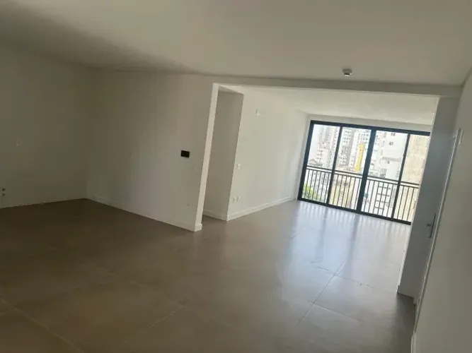 BAIXOU O VLR FORA DO CUMUM... 6 vagas de gar., 4 dorm, 4 bwc, NOVO PRONTO PARA MORAR