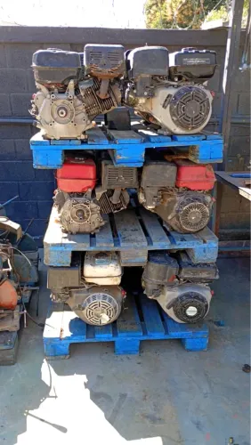 Motores gasolina 13 HP para revisão