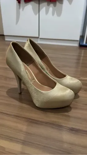 Dia das mães Sapato lindo salto 37 bem novinho