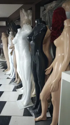 MANEQUINS MASCULINO E FEMENINO - LEIA DESCRIÇÃO