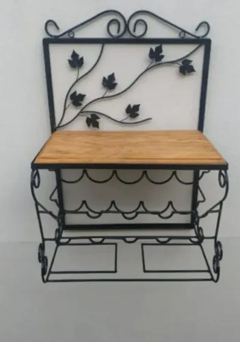 Suporte de parede para vinho e taças