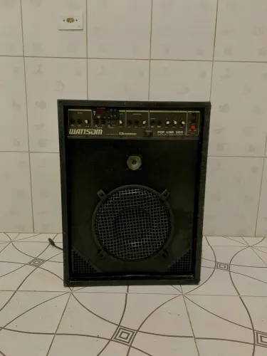 amplificador multiuso Wattsom Pop Line 300 da Ciclotron.  