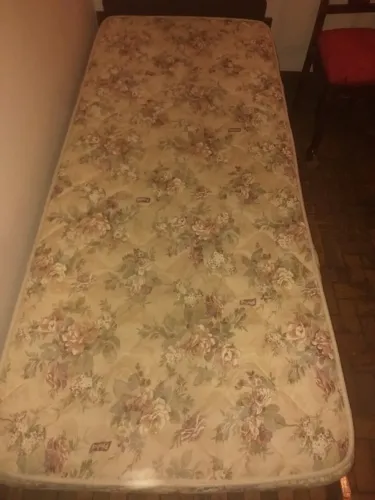 Cama e colchão