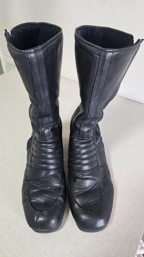 Bota cano alto COURO LEGITIMO 38 sola borracha c/reforço  câmbio (motociclista ou nao)