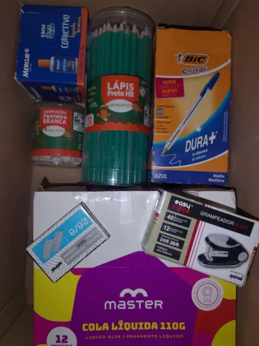 Kit básico de papelaria e escritório 