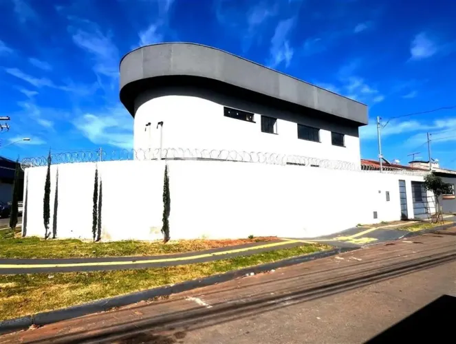 Sobrado residencial de luxo - Residencial Canadá - NUNCA HABITADO