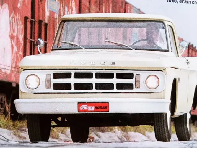 Revista Quatro Rodas - Dodge D100 pickup V8
