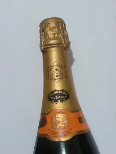 Garrafa de champagne Veuve Clicquot Bicentenário 1772-1972