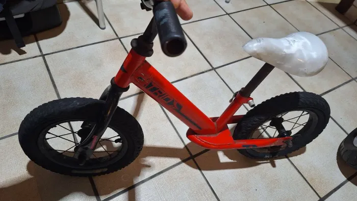 Bicicleta sem pedal para equilíbrio 