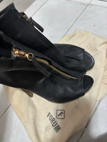 Bota de couro!!