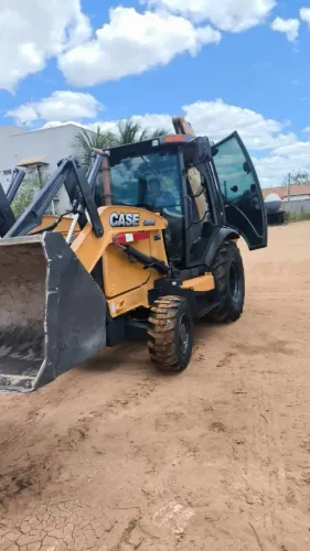retroescavadeira case 580n ano 2020