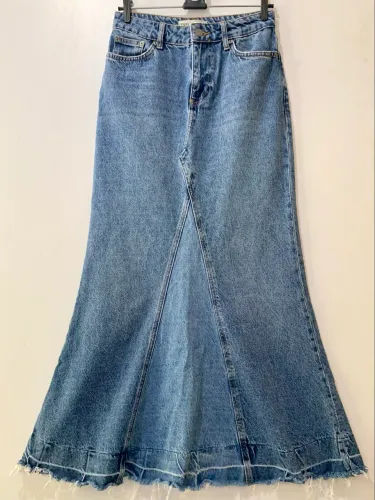 Saia Jeans Longa Zara Evasê com Barra Desfiada - Tamanho PP