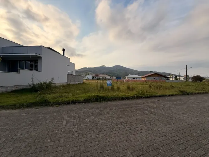 Lote Plano com 430m² em Antônio Carlos