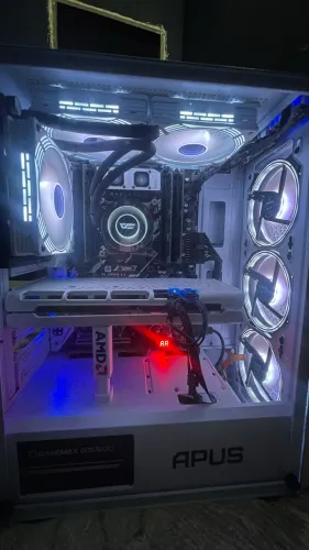 PC GAMER TOP / FULL WHITE