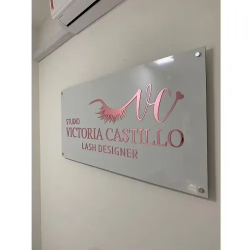 Letreiro com placa de ACM