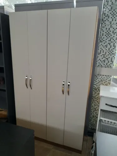 Armário 4 portas multiuso