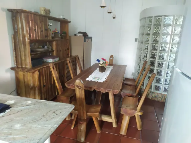 Sala de jantar rústica (eucalipto).<br>