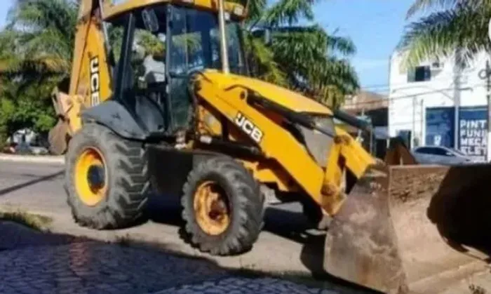 Aluguel e Serviços de Retroescavadeira