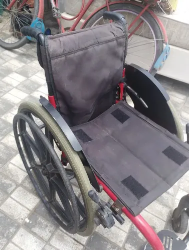 Cadeira de Rodas Ortobras em ótimo estado pronta para Uso