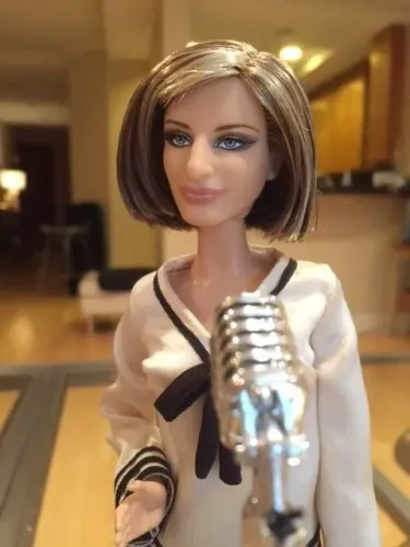 Boneca Barbie Barbra Streisand