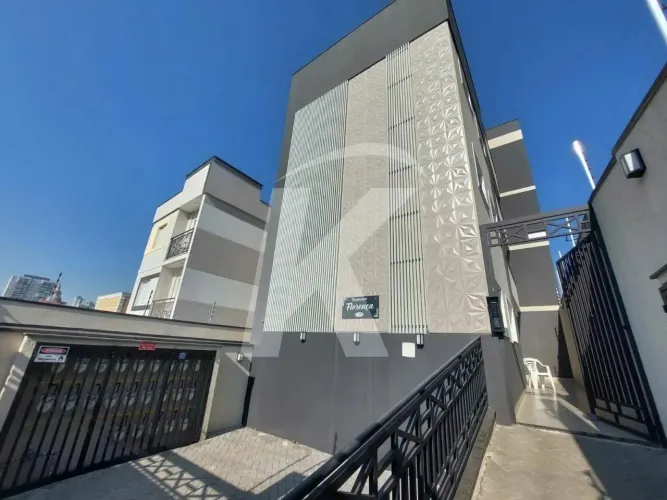 Apartamento com 1 quarto, sala, cozinha, banheiro e área de serviço.