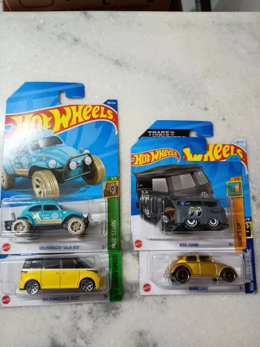 HotWheels kit com 37 TEMÁTICOS E THUNTS