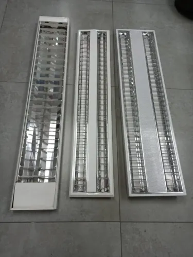 Luminárias Teto p/ 2 Lâmpadas Tubulares