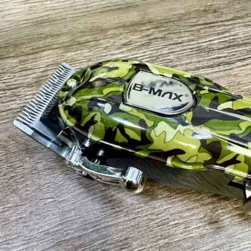 Máquina de cortar cabelo B-Max camuflada
