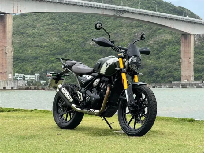 TRIUMPH SCRAMBLER 400 X