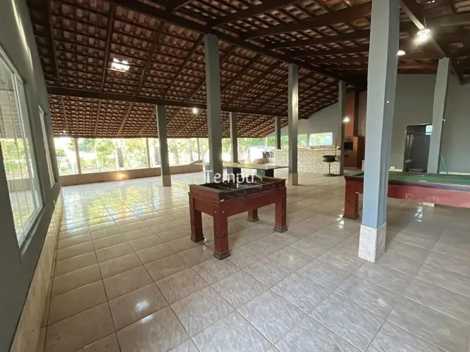 Chácara à Venda Saída para Bela Vista | 5 Quartos e Varanda Gourmet