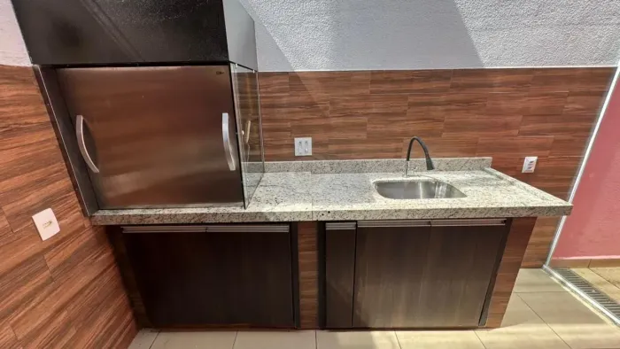 Casa em condomínio a venda com área gourmet