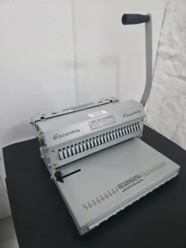 Encadernadora Wire-O Excentrix Semi Nova + 2 Caixas Wire-O
