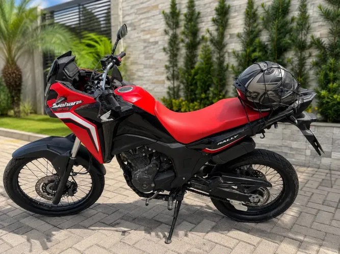Honda Sahara 300 Rally 2024/2025