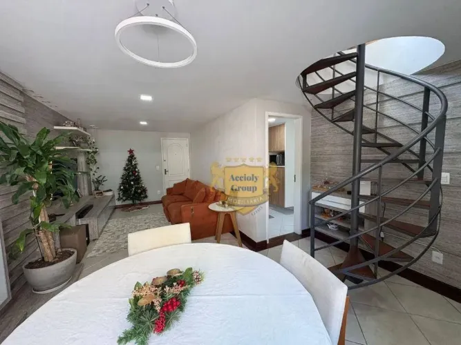Excelente Cobertura com 4 Quartos, 2 suites, 2 vagas com 200 m²