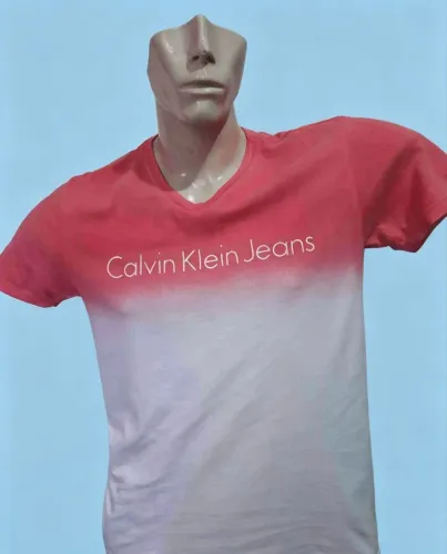 Camiseta gola v Calvin Klein jeans original
