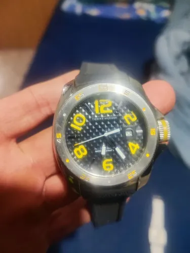 Relógio Tommy Hilfiger Esportivo Original - Detalhes Amarelo Neon