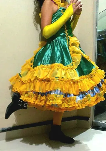 Alugo vestido Rainha do Milho